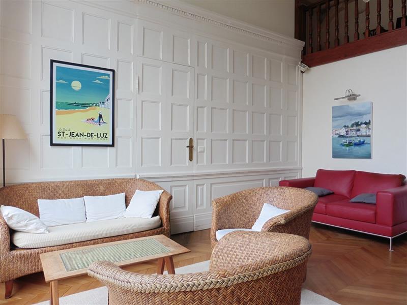 Madame Geneviève JUEN