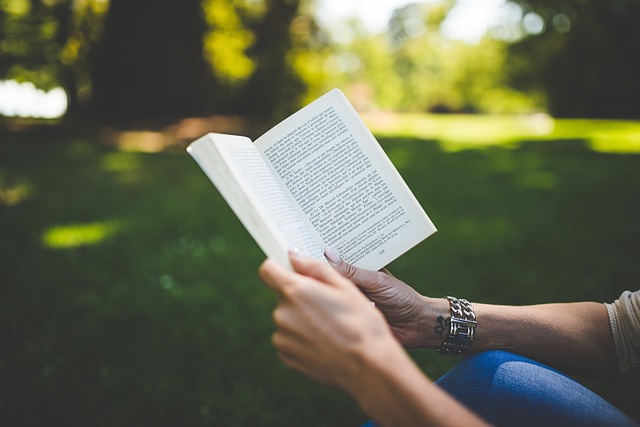 Présentation du Livre Et Dieu dans tout ça de Serge HASTOM