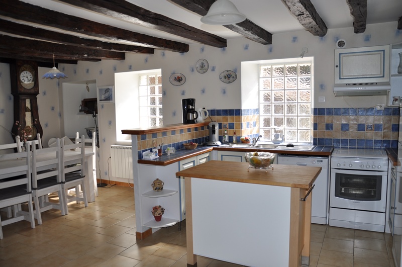 Grande ferme rénovée avec un grand parc ombragé