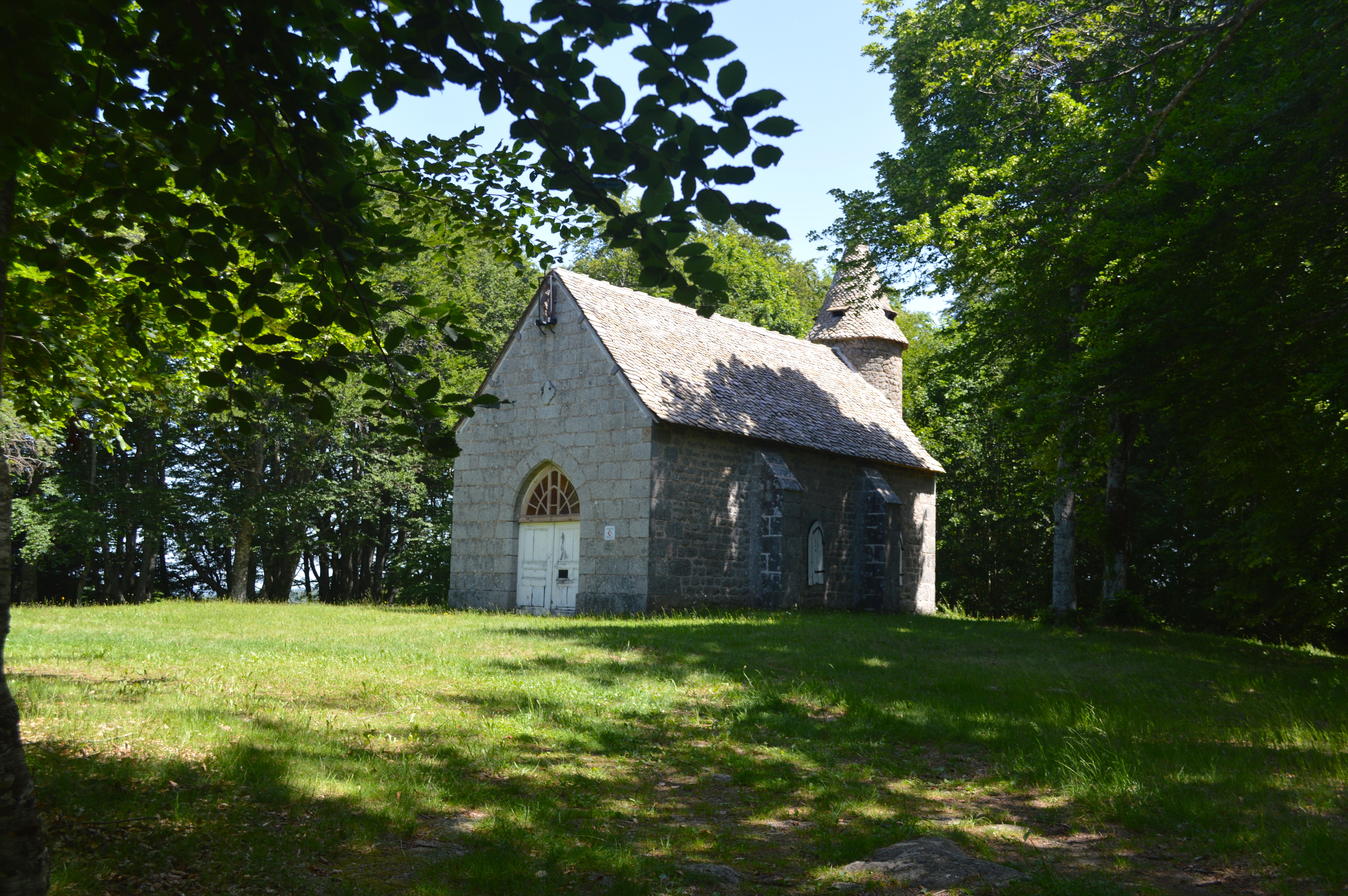 St-Agnant-près-Crocq (Chapelle St Michel) : Aire de pique-nique