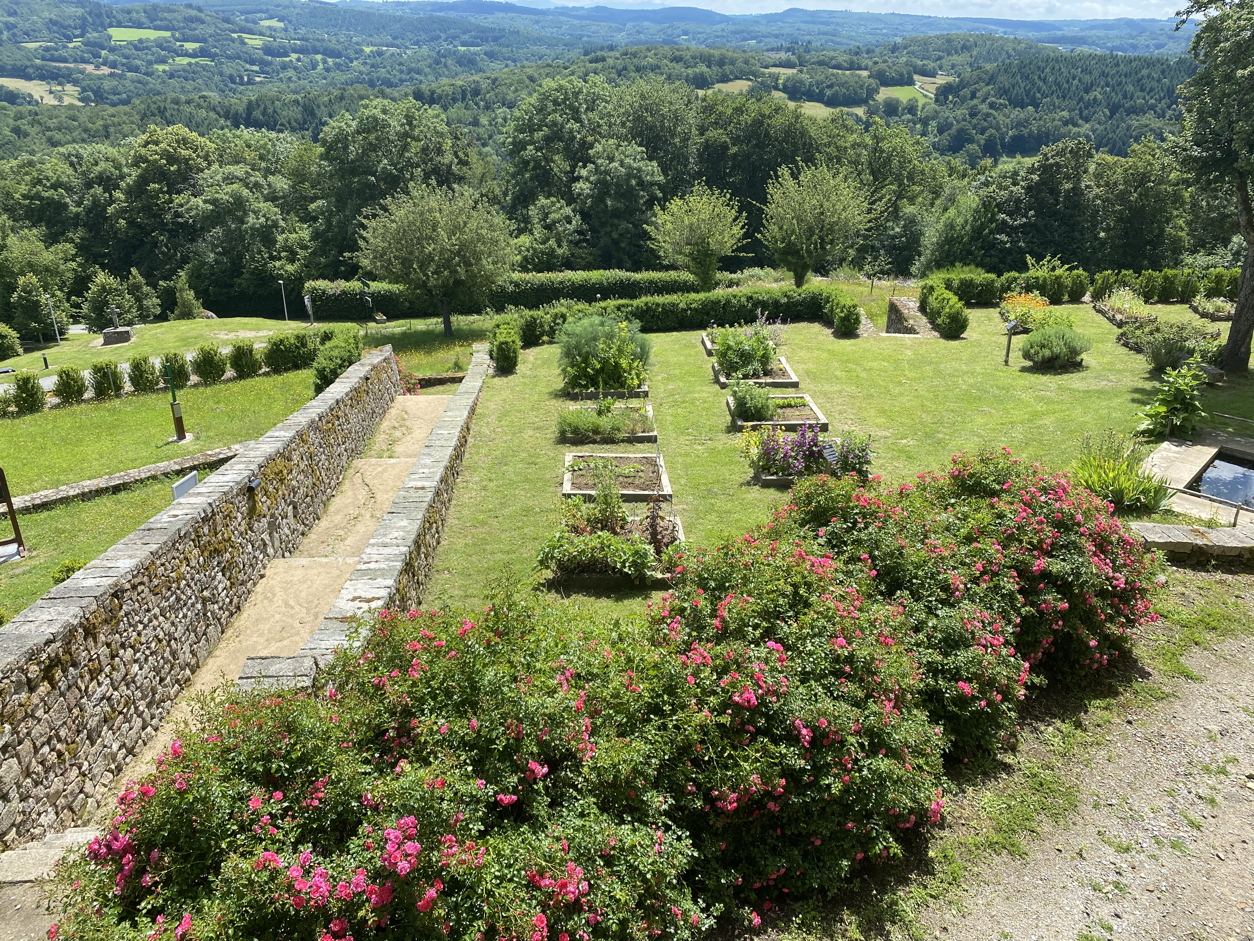 Saint Georges Nigremont village pittoresque, Saint-Georges-Nigremont
