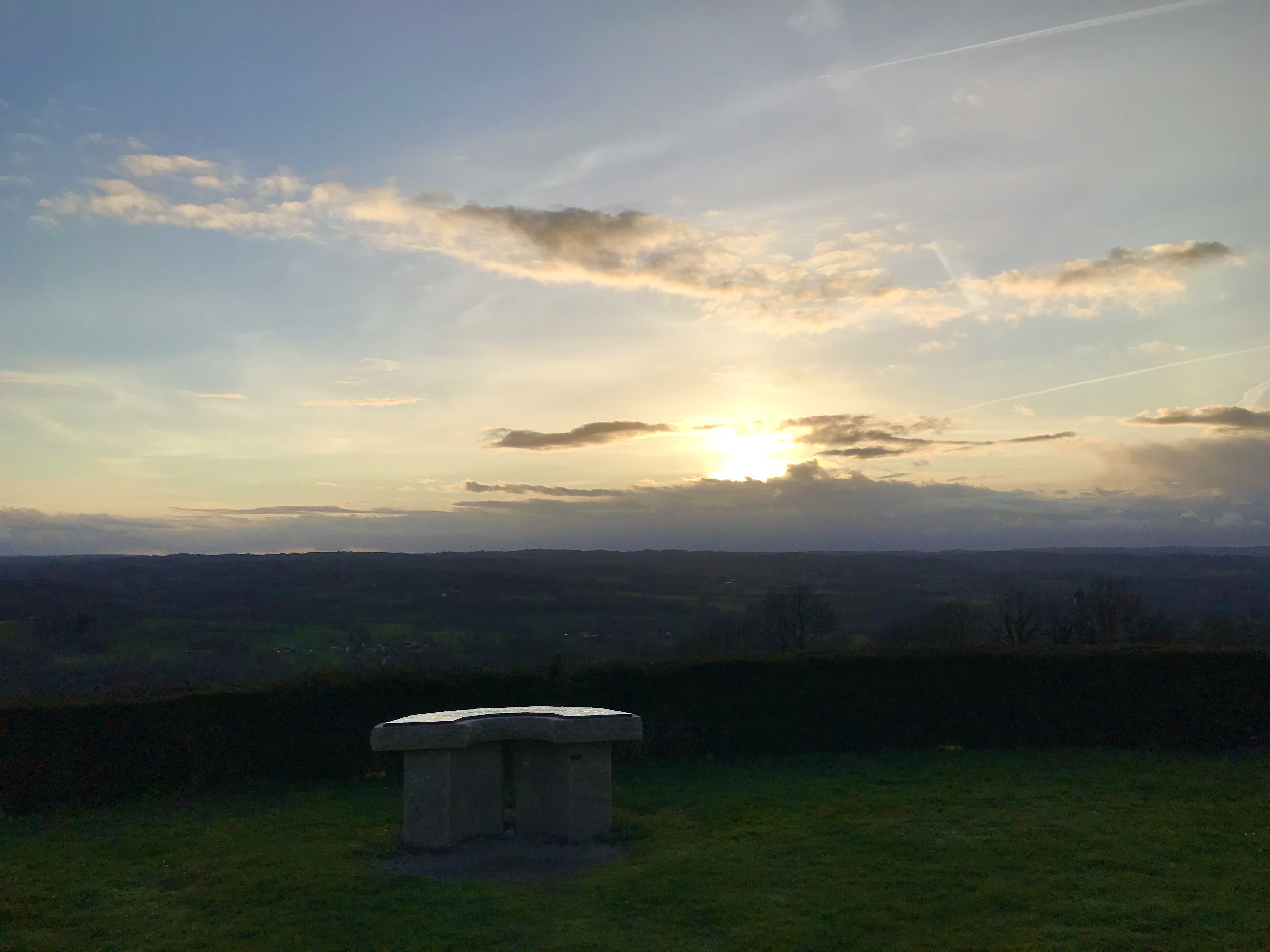 St-Médard-la-Rochette : Table d'orientation et aire de pique-nique (Église)