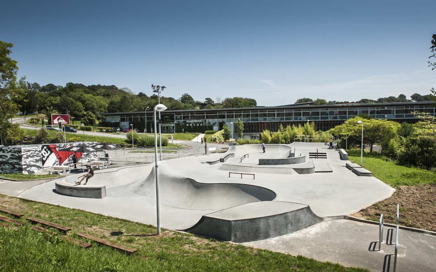 Skatepark 162 & 162 Skate School