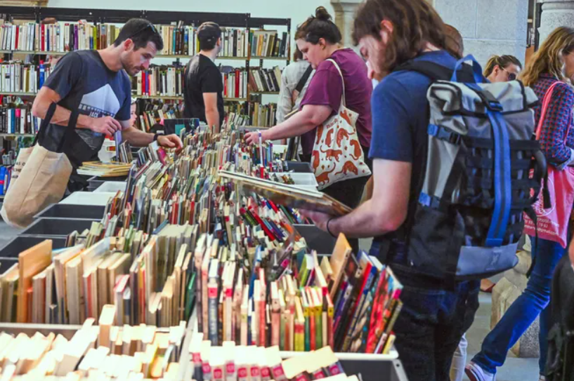 Braderie de la bibliothèque — visuel événement