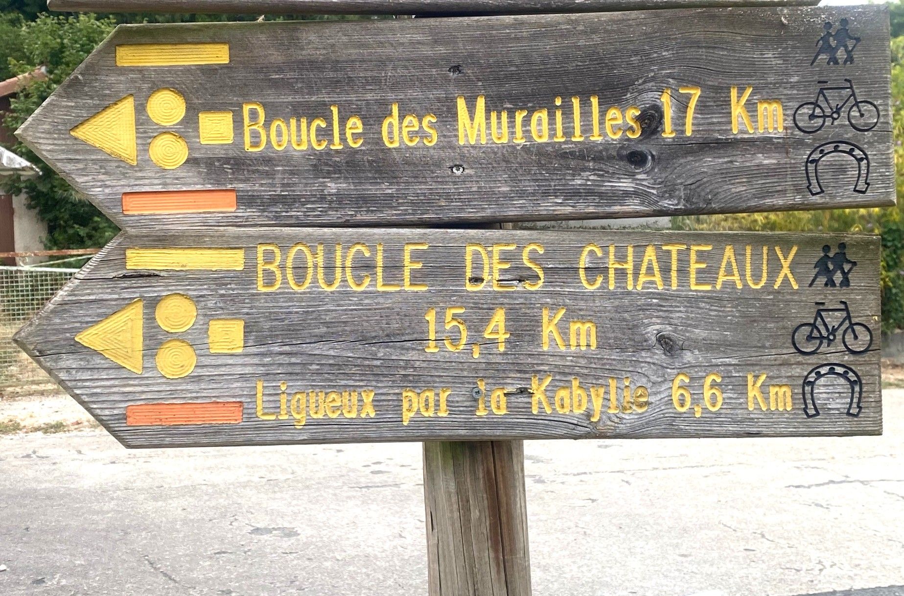 Boucle des Chateaux, Sorges et Ligueux en Périgord