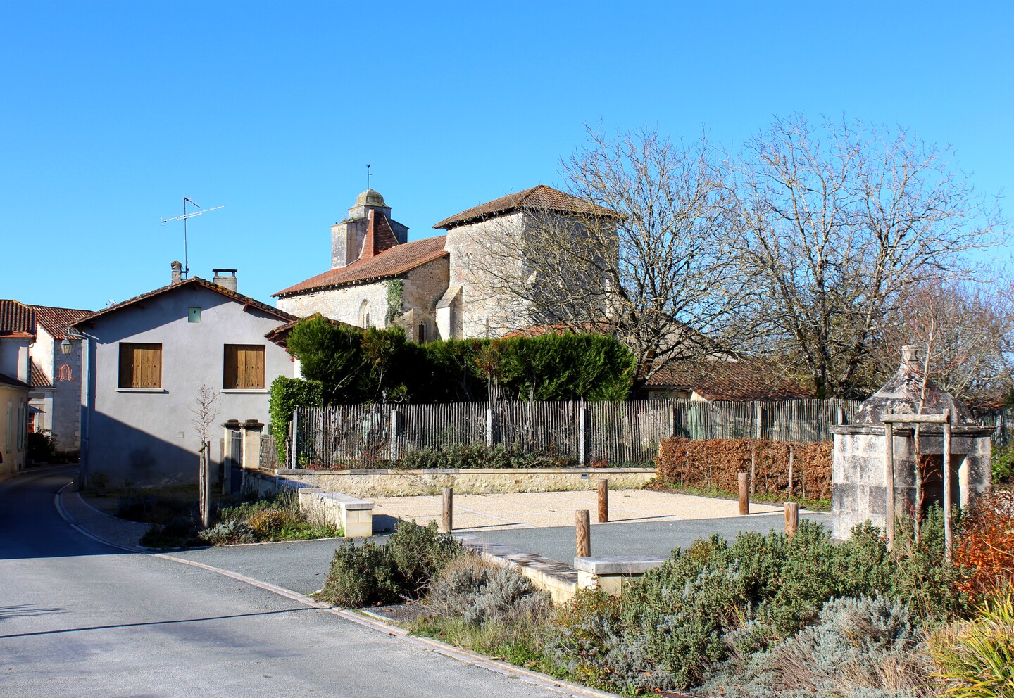 Arrêt sur Village - SAINT-PARDOUX-DE-DRONE