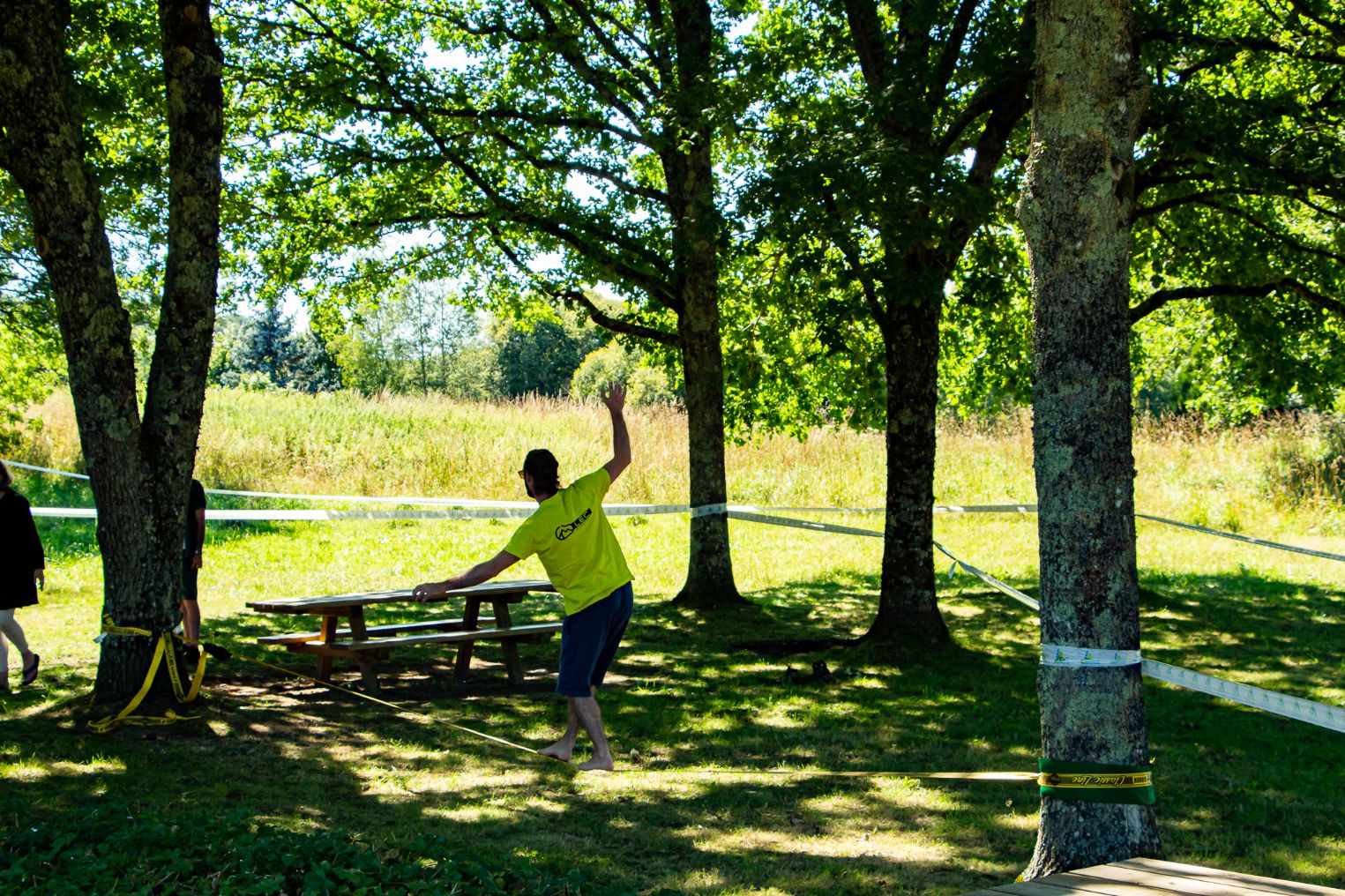 Slack-line, base de loisirs de Saint-Victurnien