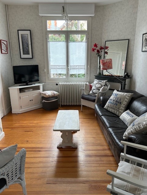 Madame Françoise-Nathalie LAGRAVE - photo 3