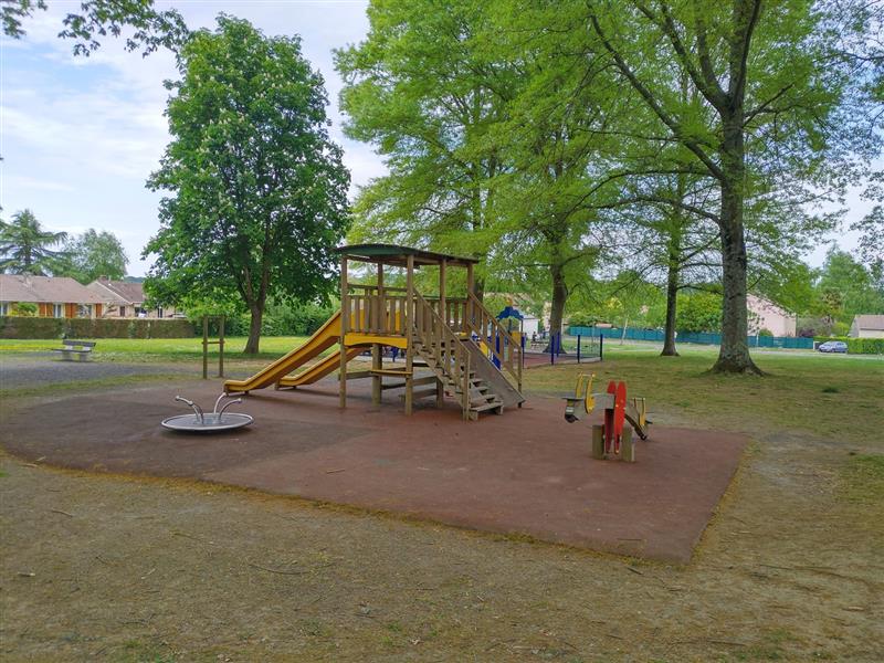 Aire de pique-nique de l'allée de la Clairière