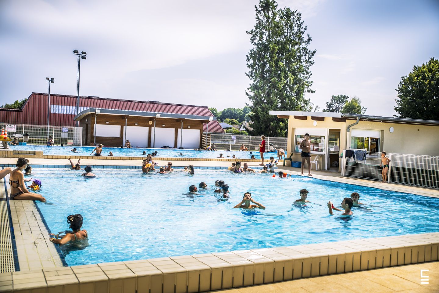 Piscines en fête, structure gonflable géante, Serres-Castet