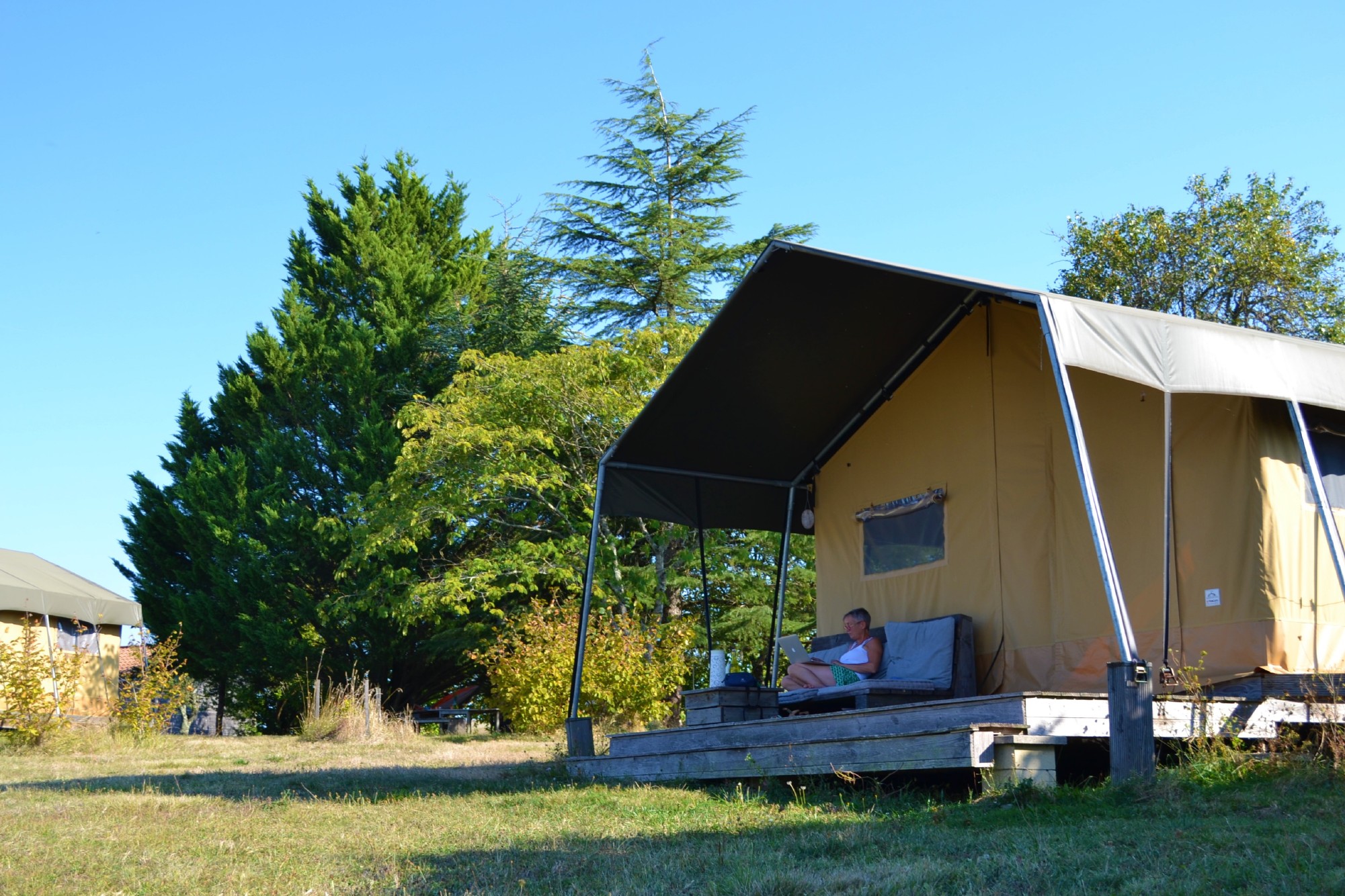 Simply Canvas, Saint-Jean-de-Duras