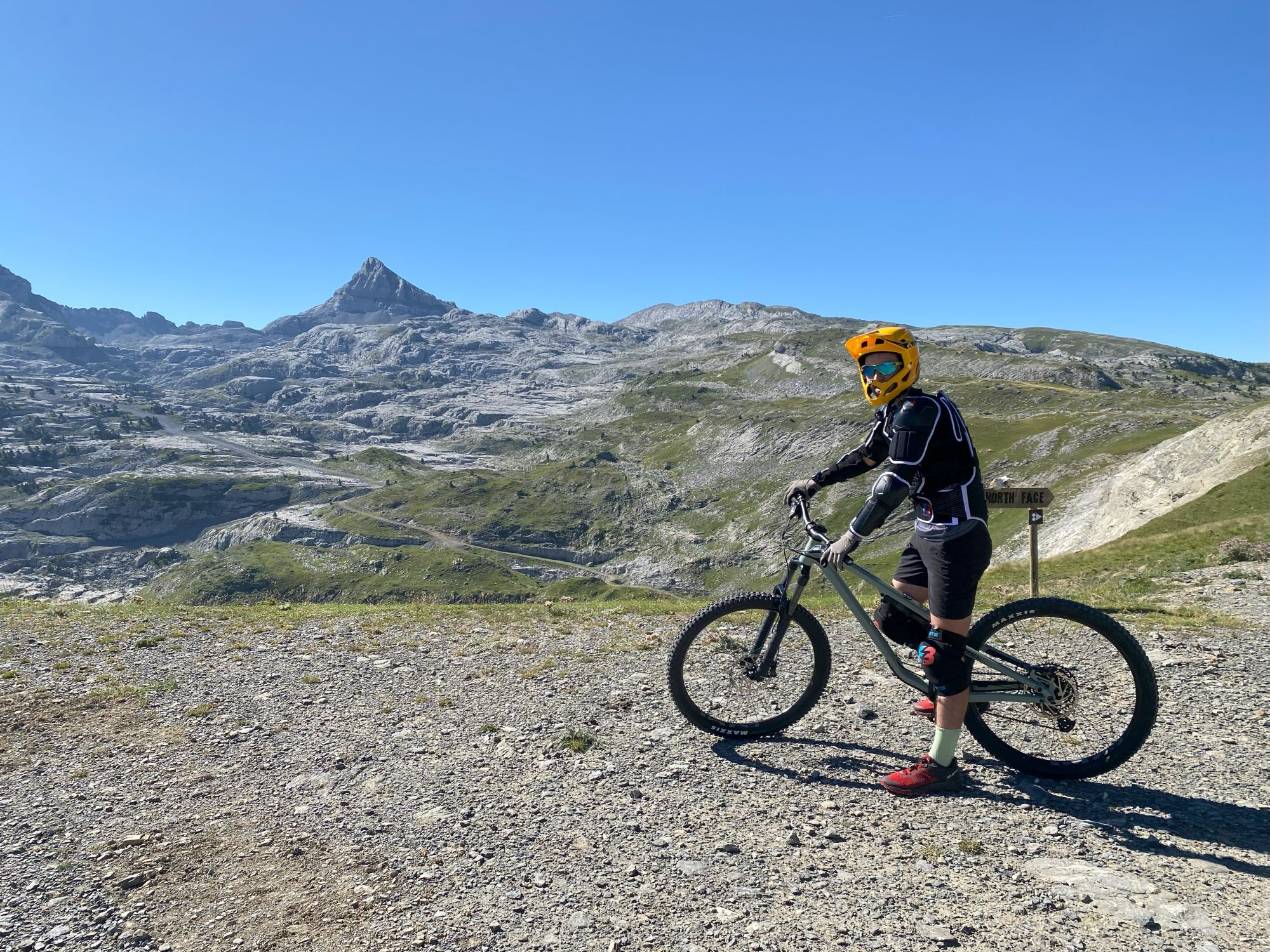 Altitude Ski