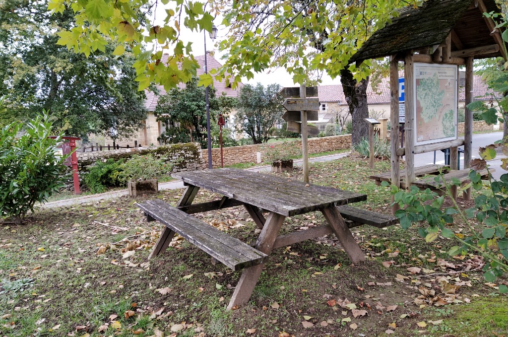 Aire de pique-nique à Saint-Avit-Sénieur