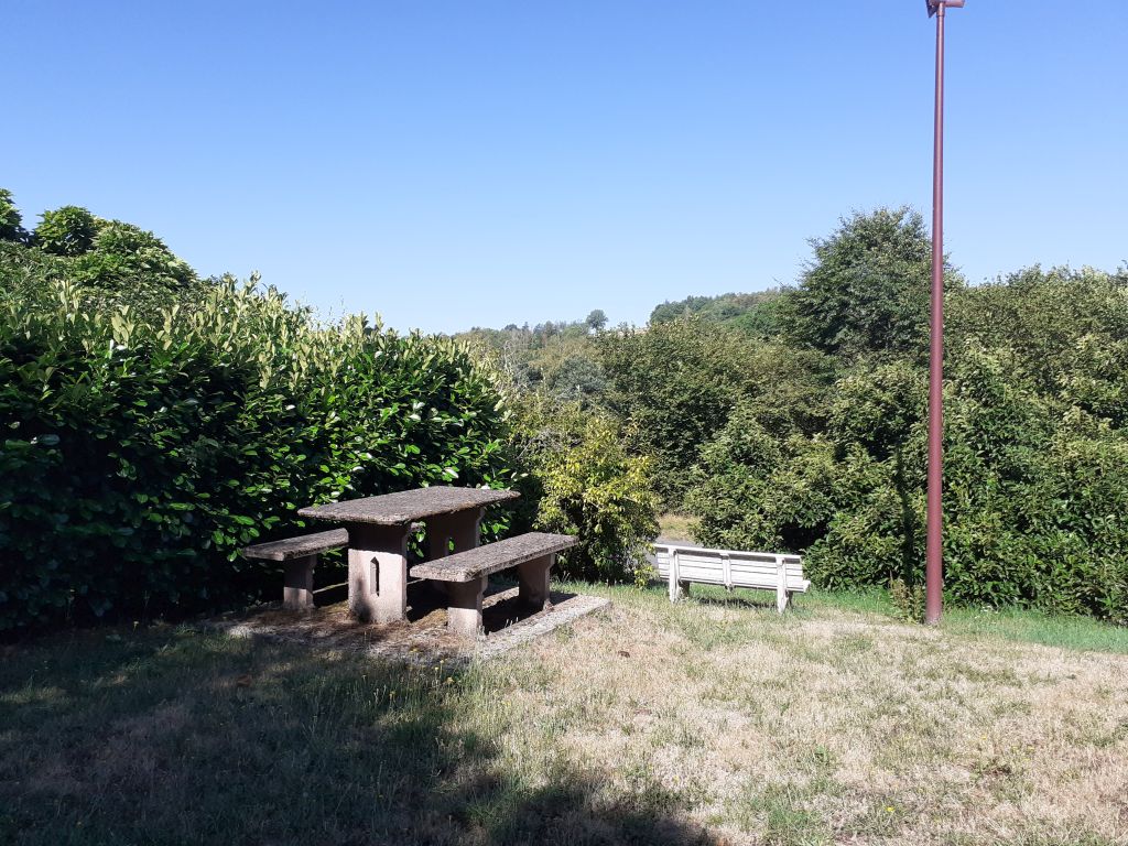 Aire de pique-nique de St Junien la Bregère