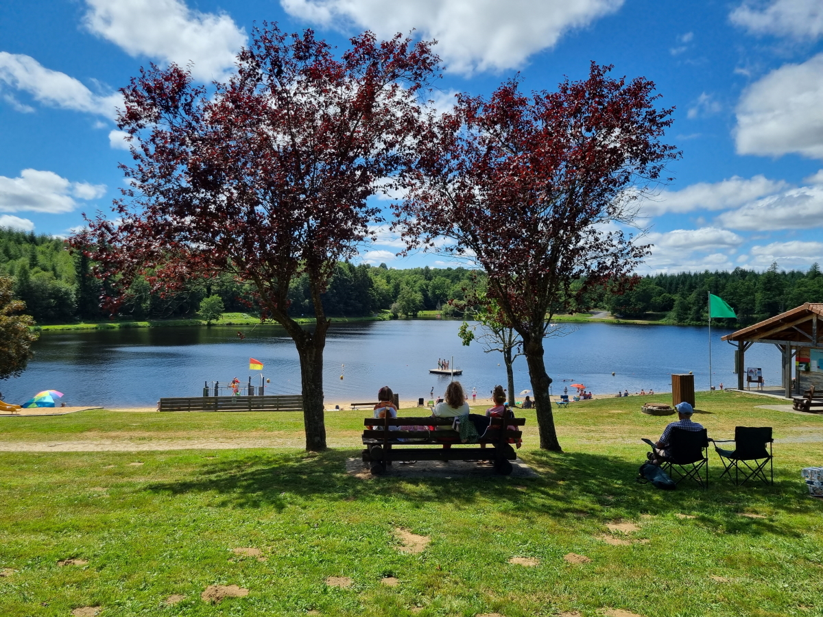 Aire de pique-nique au lac de Saint Mathieu