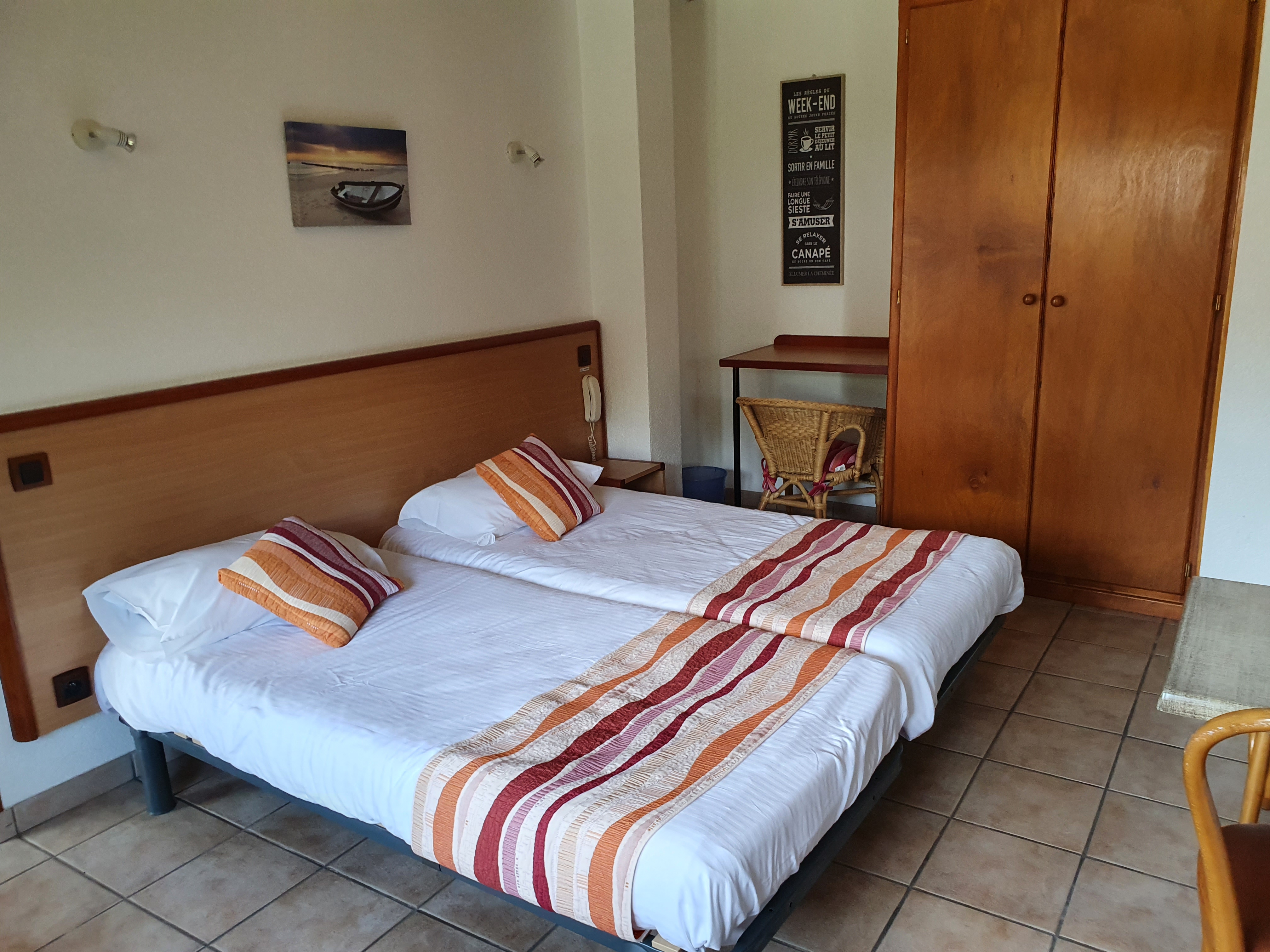 Les Rives du Lac de Léon - Les Hibiscus, Léon