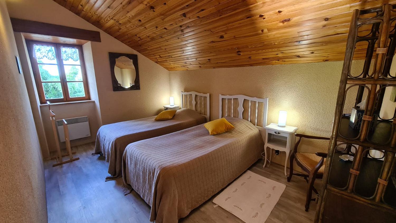Chambres d'hôtes Villechalane, Saint-Barthélemy-de-Bussière - photo 10