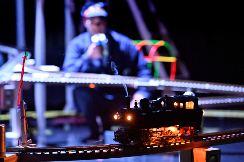 Théâtre d'objets sonores et connectés, human Beatbox - "Track"