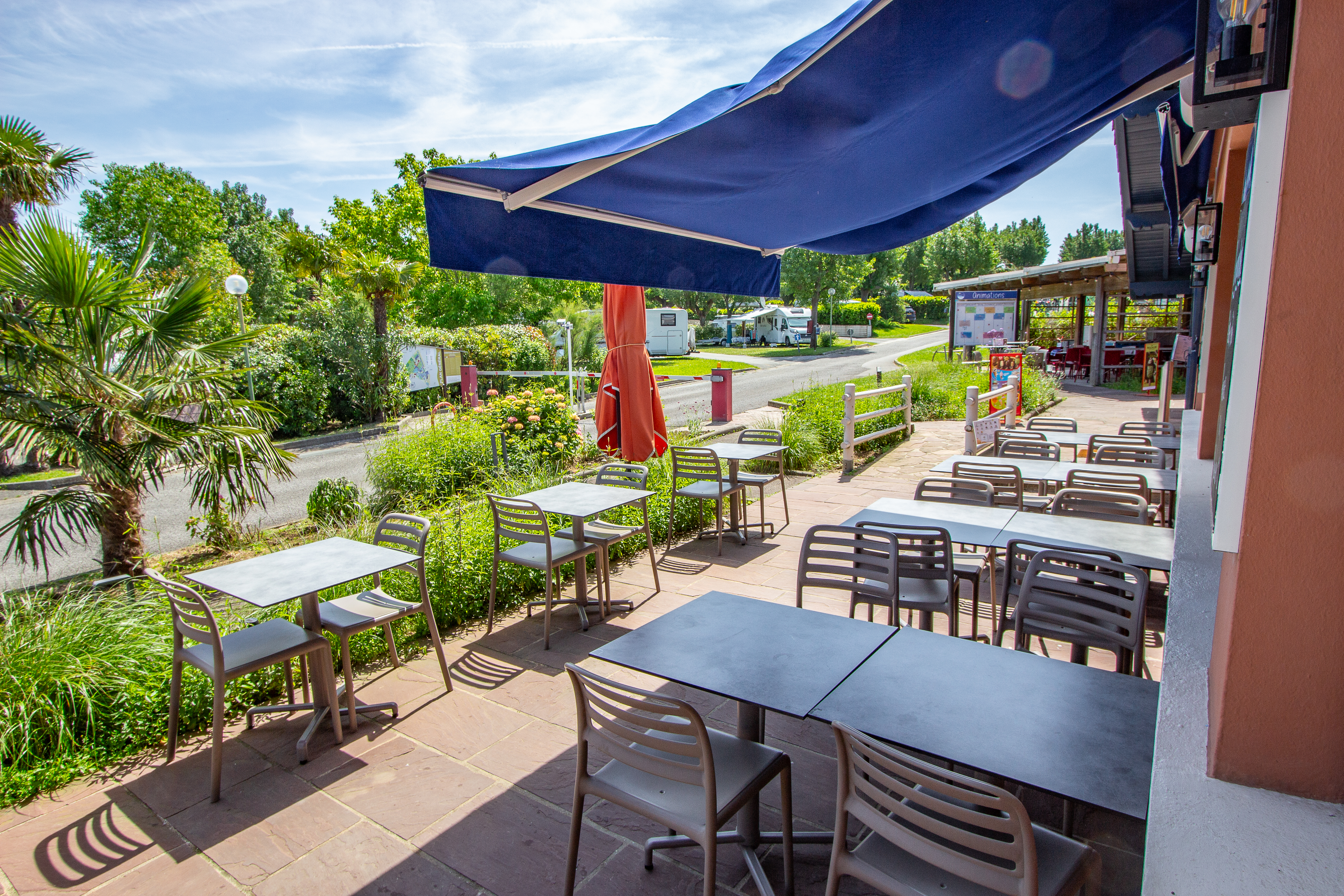 https://cdt64.media.tourinsoft.eu/upload/Table-d-Ametza---Hendaye-Tourisme---7.jpg
