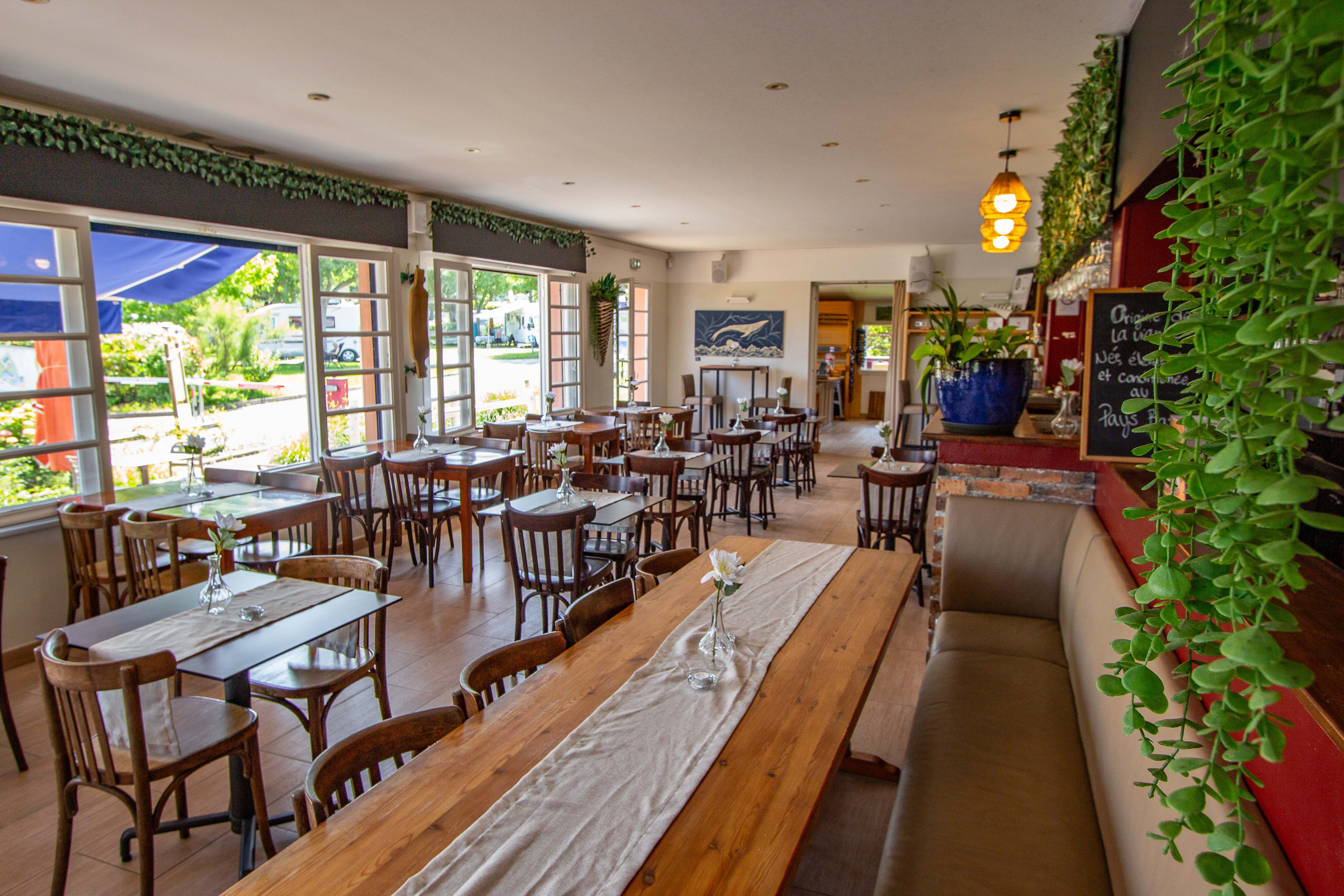 https://cdt64.media.tourinsoft.eu/upload/Table-d-Ametza---Hendaye-Tourisme---8.jpg