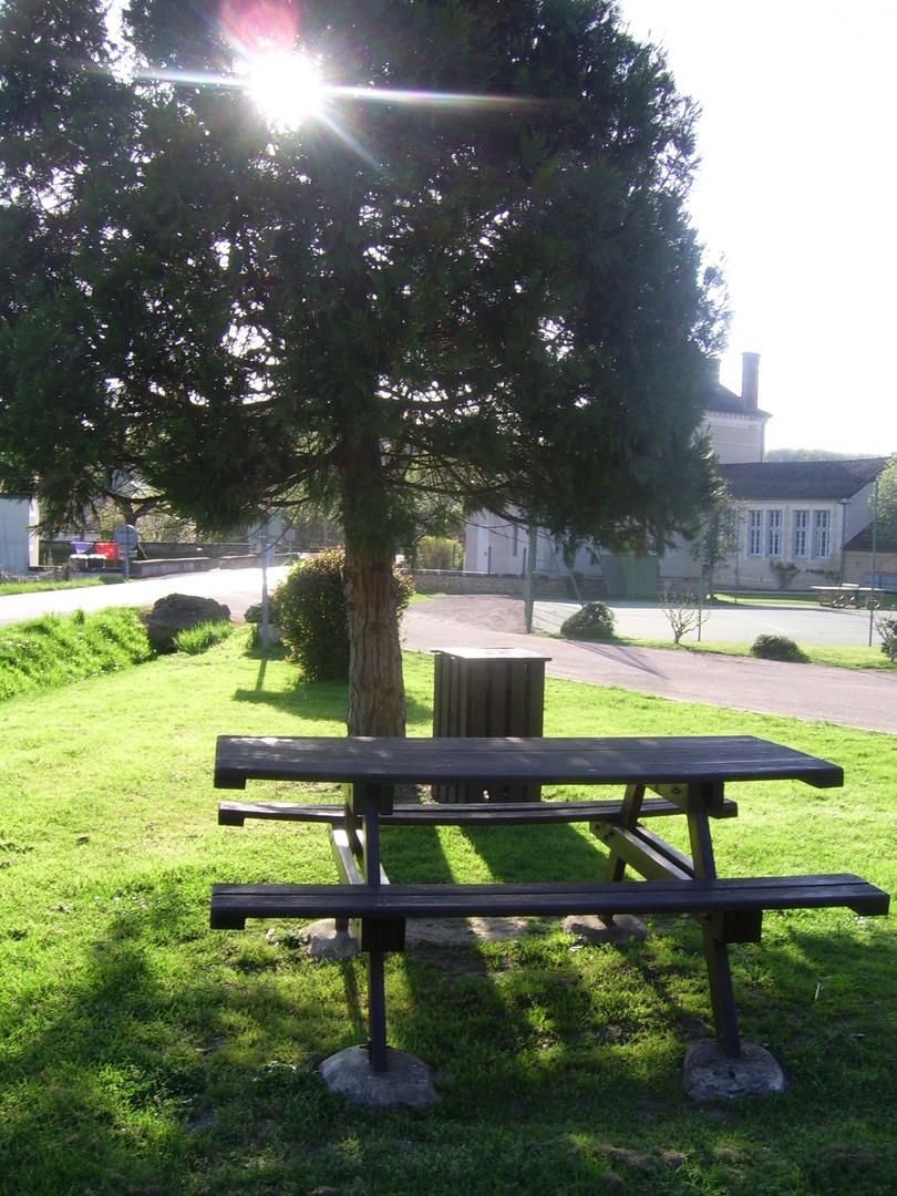 Aire de pique-nique - Tennis - Saint Jean de Côle - photo 2