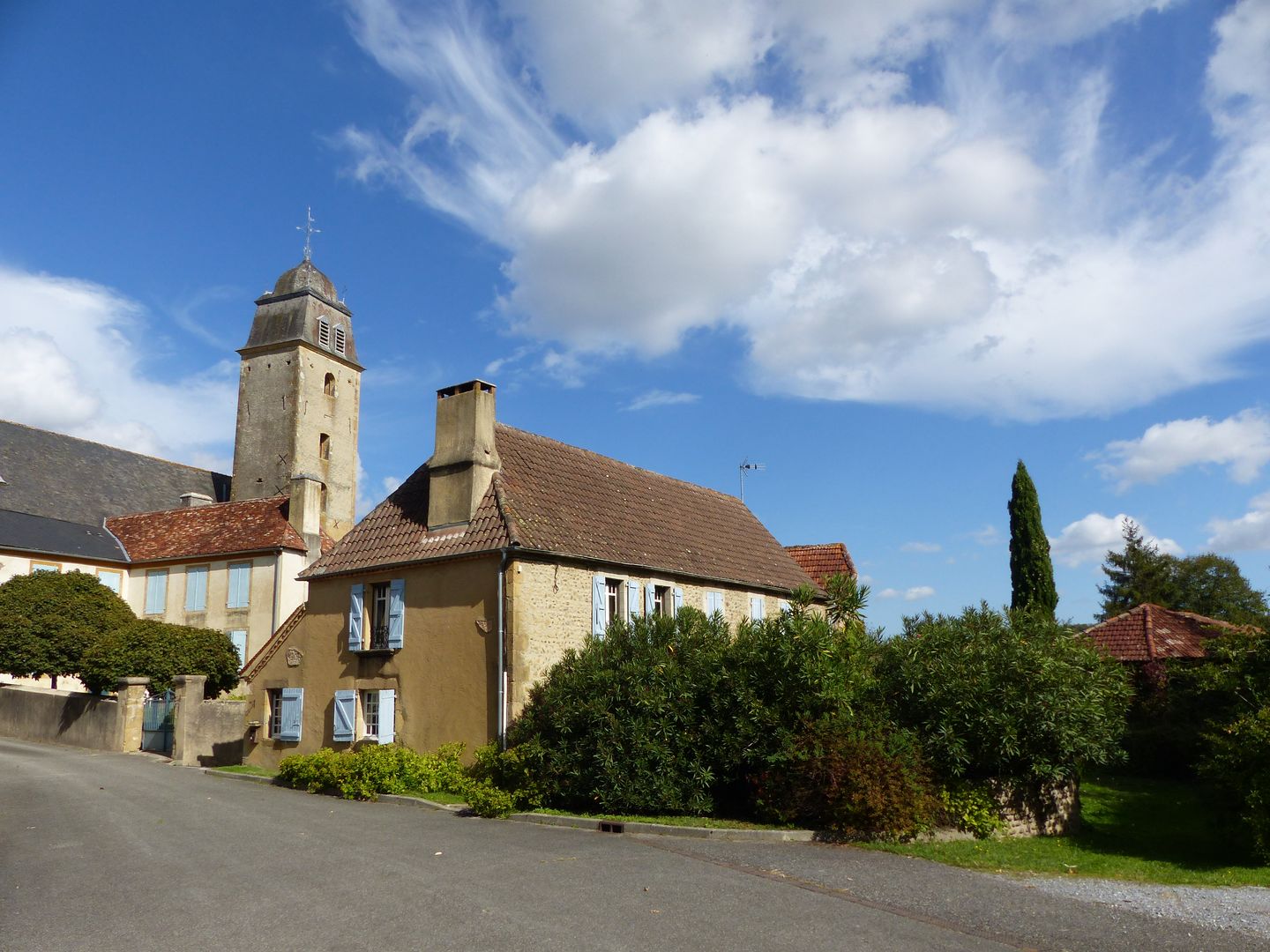 Je découvre avec "Zoé la curieuse" le village de Taron