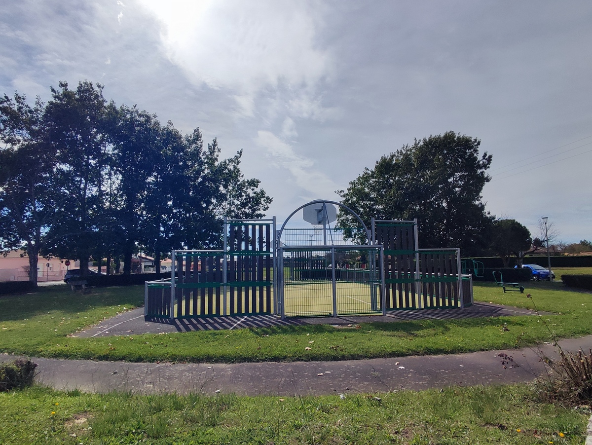 Aire de jeux de Saint Médard de Mussidan - photo 3