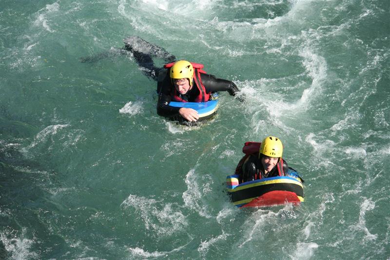 Traqueurs de Vagues - Accompagnateur sports d'eaux vives 