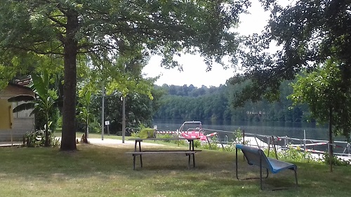 Aire de pique nique à Trémolat