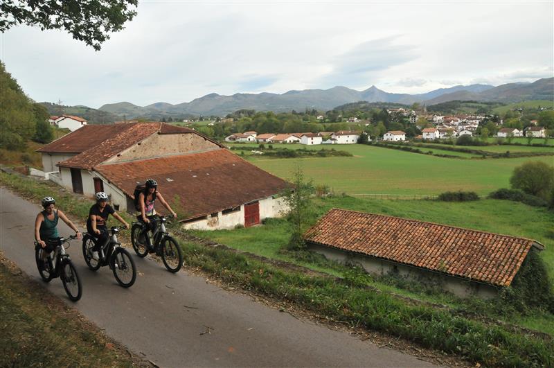 Mahastiz Mahasti (de vignoble en vignoble) - La vallée de Garazi