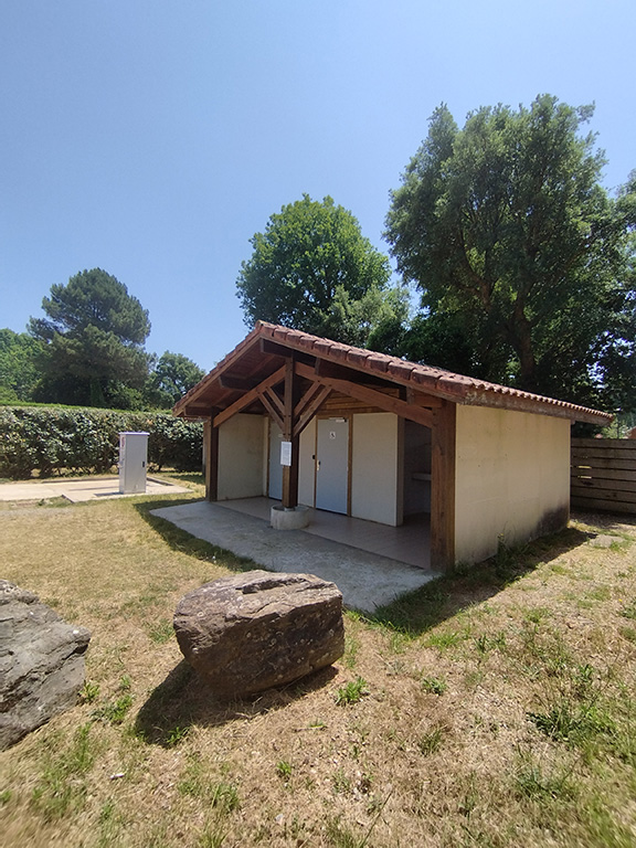 Aire de camping-cars du Lac à Vielle - photo 2