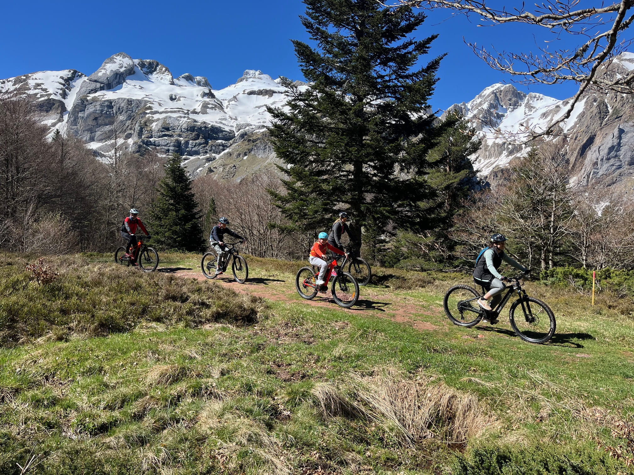 Bien débuter en VTTAE au Somport, Urdos