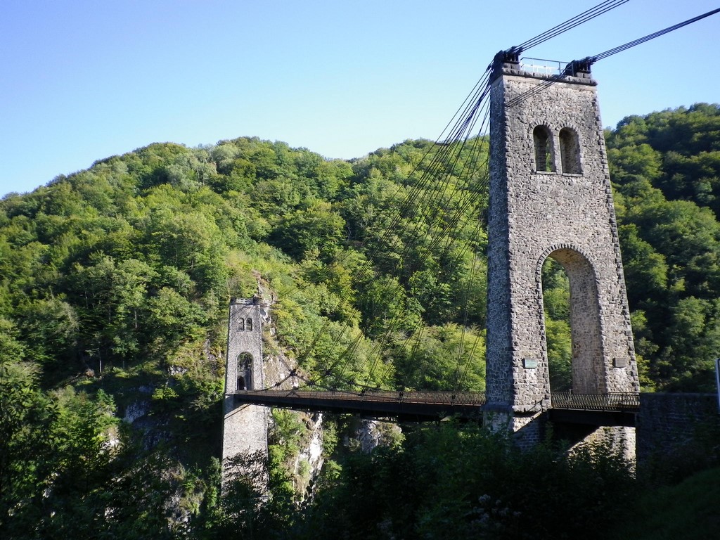 Les gorges de la Luzège, Saint-Pantaléon-de-Lapleau