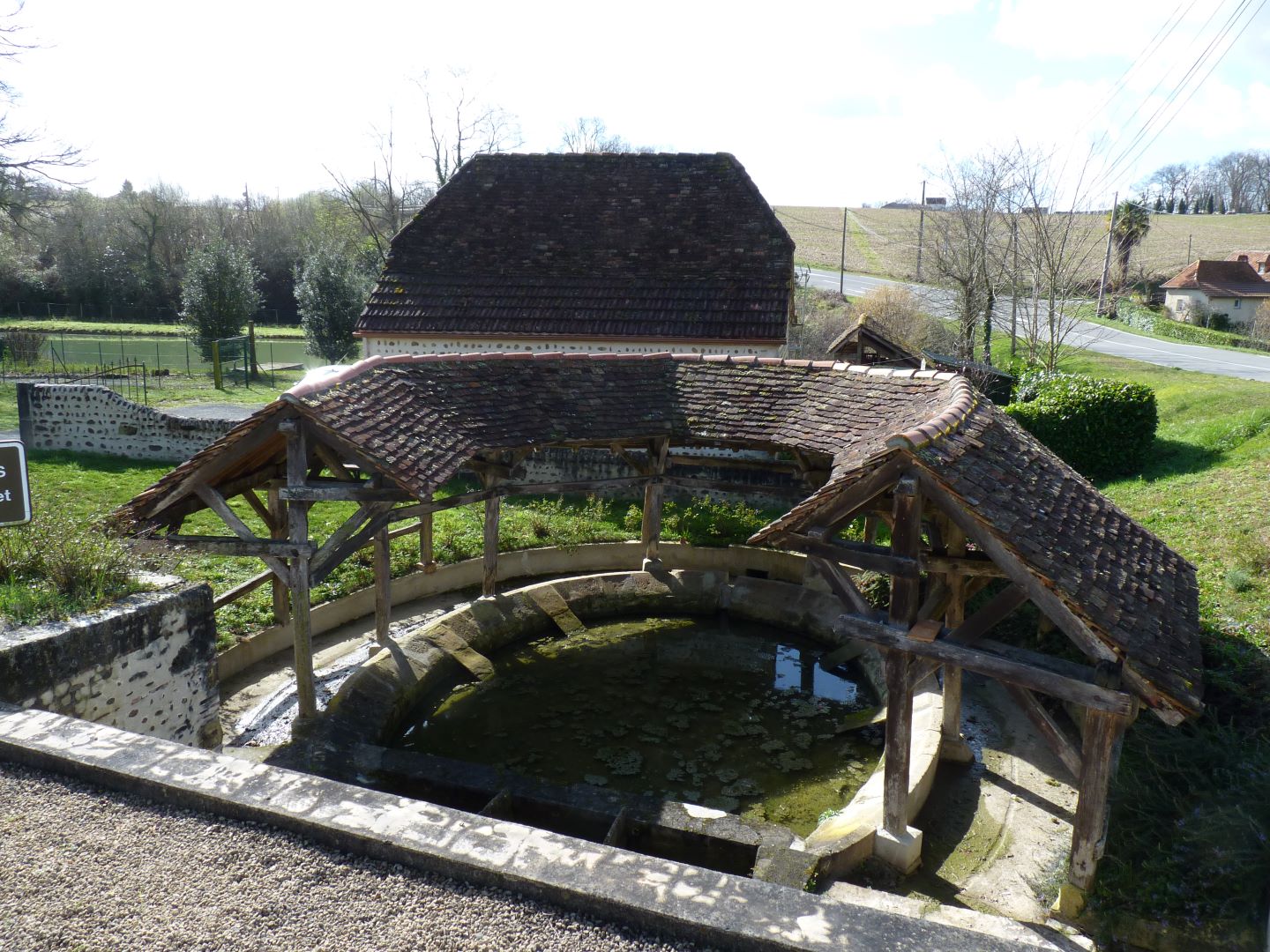 Aire de pique-nique du lavoir - photo 4