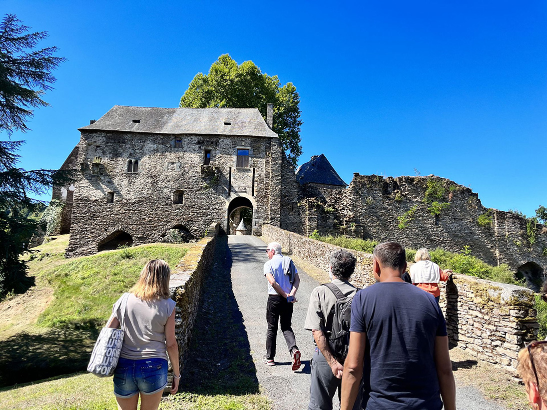 Castrum de Ségur : L’archéologie du bâti