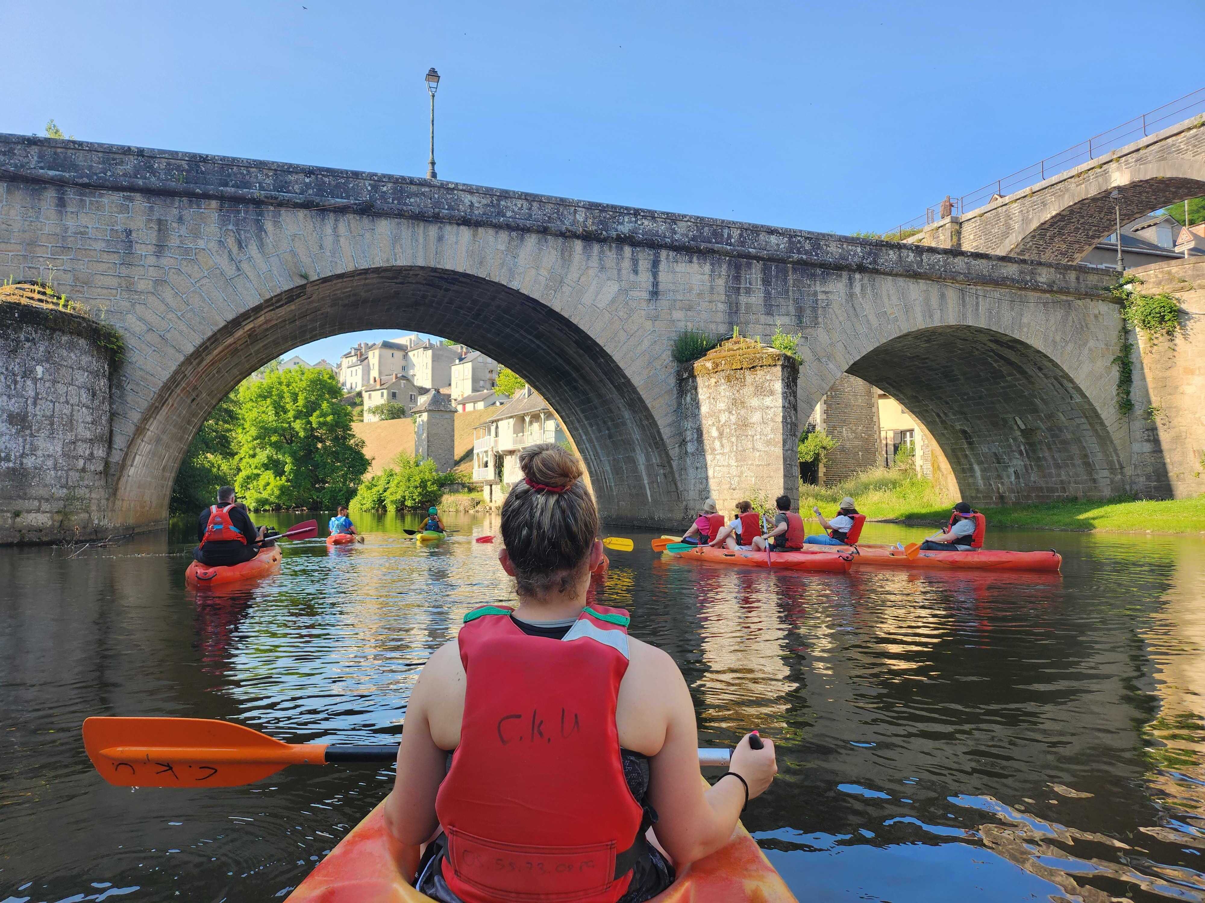 Uzerche en canoë - visite sur la Vézère, Uzerche