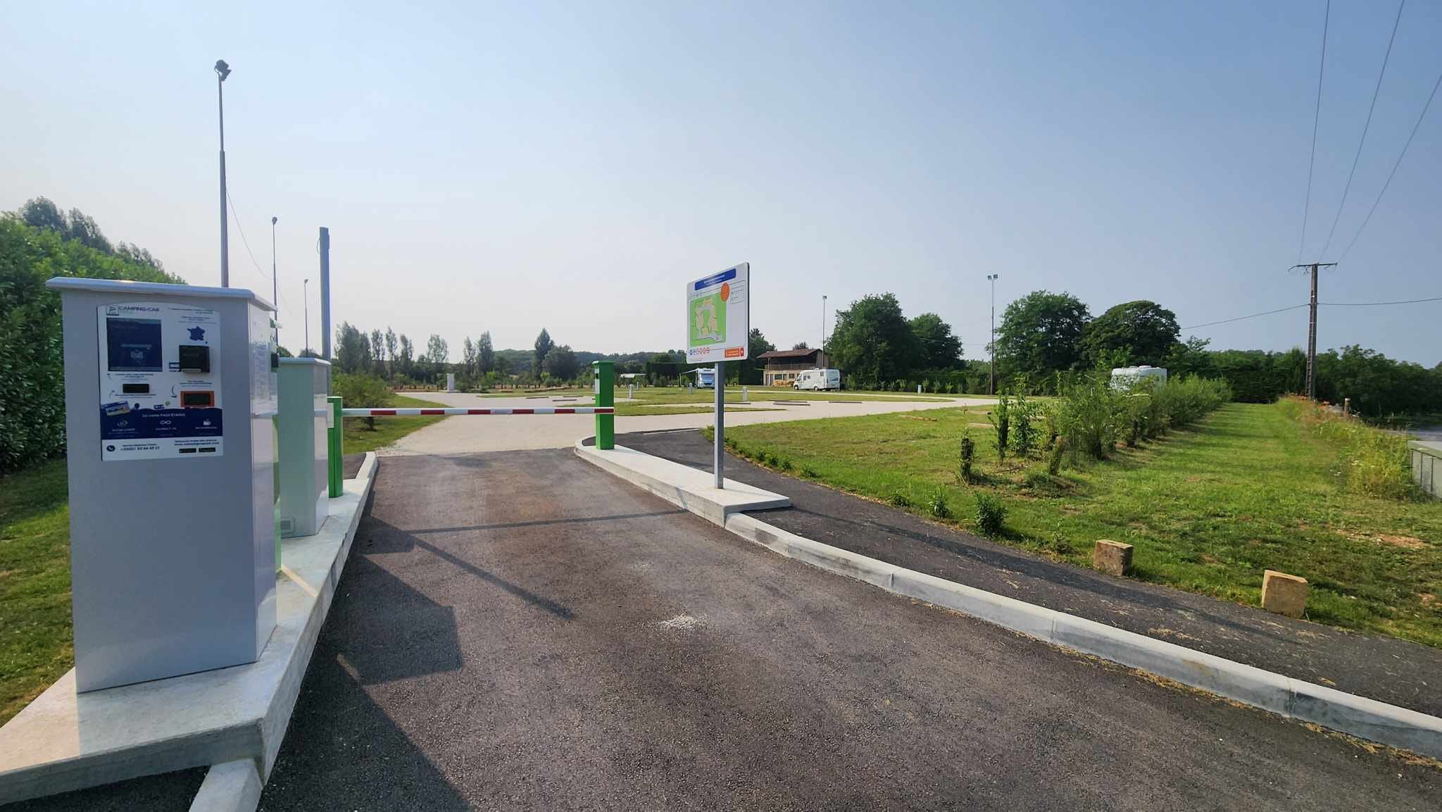 Aire de Camping-car de Saint-Crépin-et-Carlucet - photo 3
