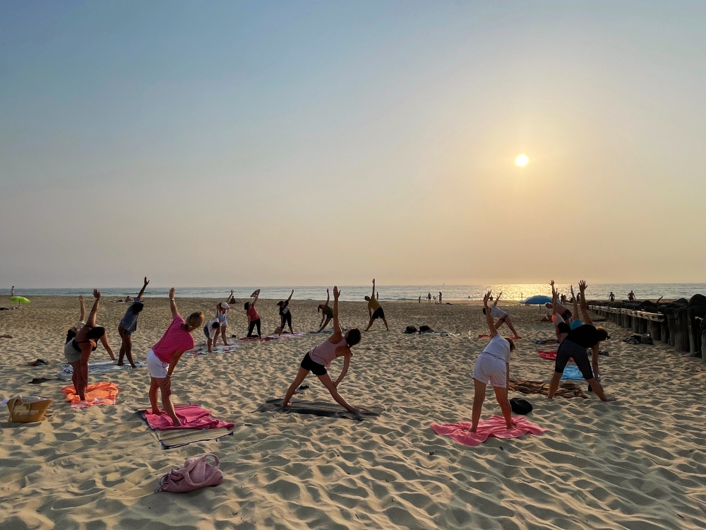 Découverte du yoga sur la plage — visuel événement