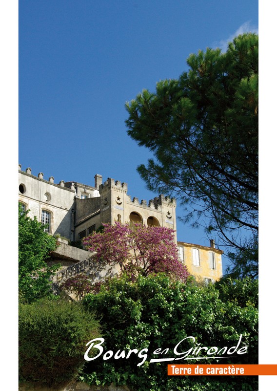 Villa Mauresque, Bourg