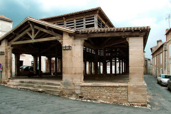 Les Halles de Lusignan, Lusignan - photo 4