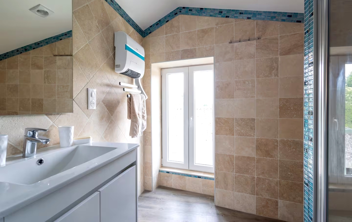 Les 2 Tilleuls, Ambrus