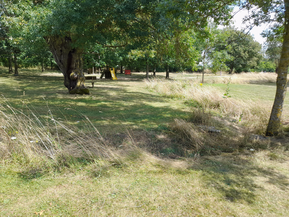 Aire de pique-nique de Luché-Thouarsais, Luché-Thouarsais - photo 3