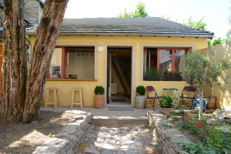 48 Urban Suites, Dun-le-Palestel