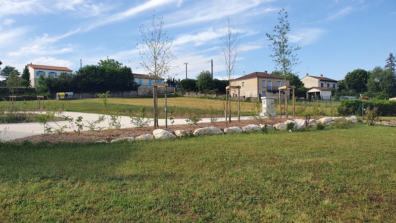 Aire municipale de stationnement de La Rochebeaucourt, La Rochebeaucourt-et-Argentine - photo 2