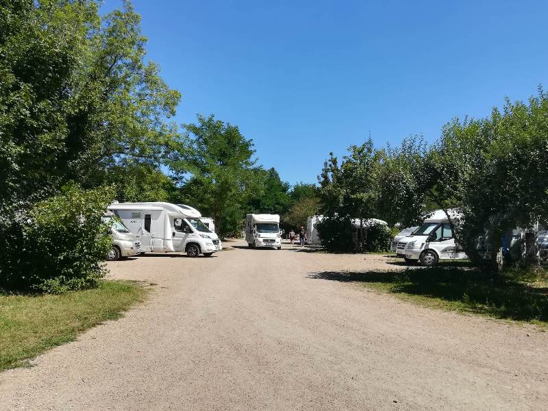 Aire municipale de stationnement de Brantôme, Brantôme en Périgord - photo 6