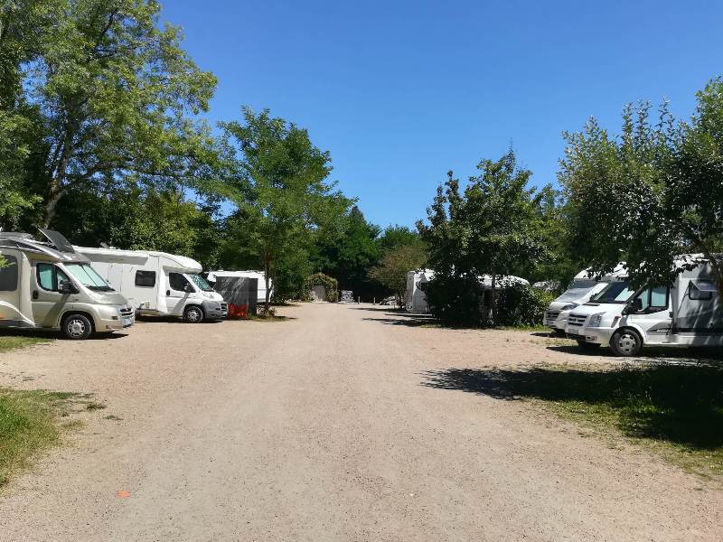 Aire municipale de stationnement de Brantôme - photo 4