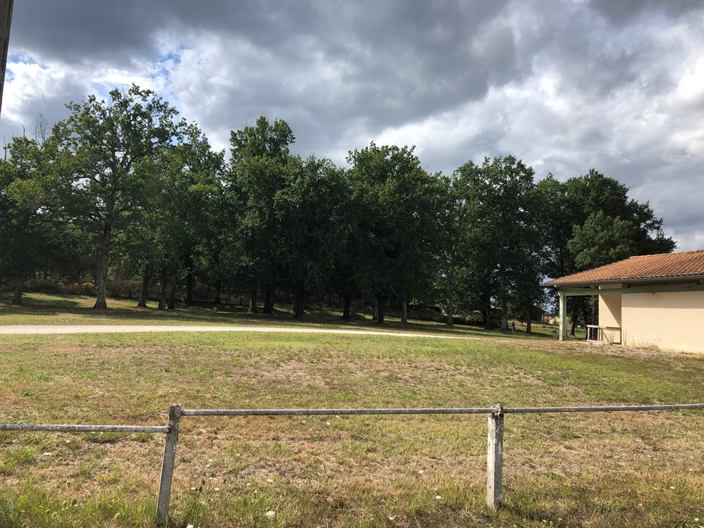 Aire de stationnement camping-car Echourgnac - photo 2