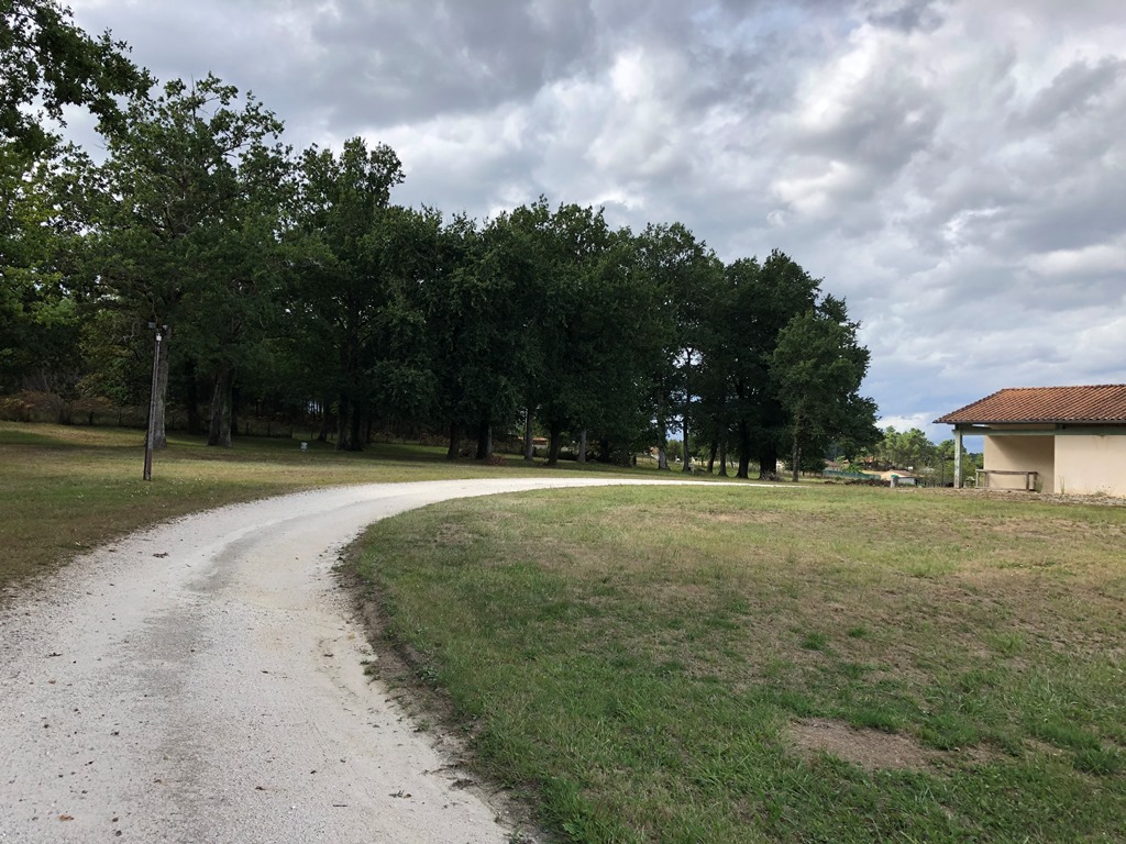 Aire de stationnement camping-car Echourgnac - photo 3