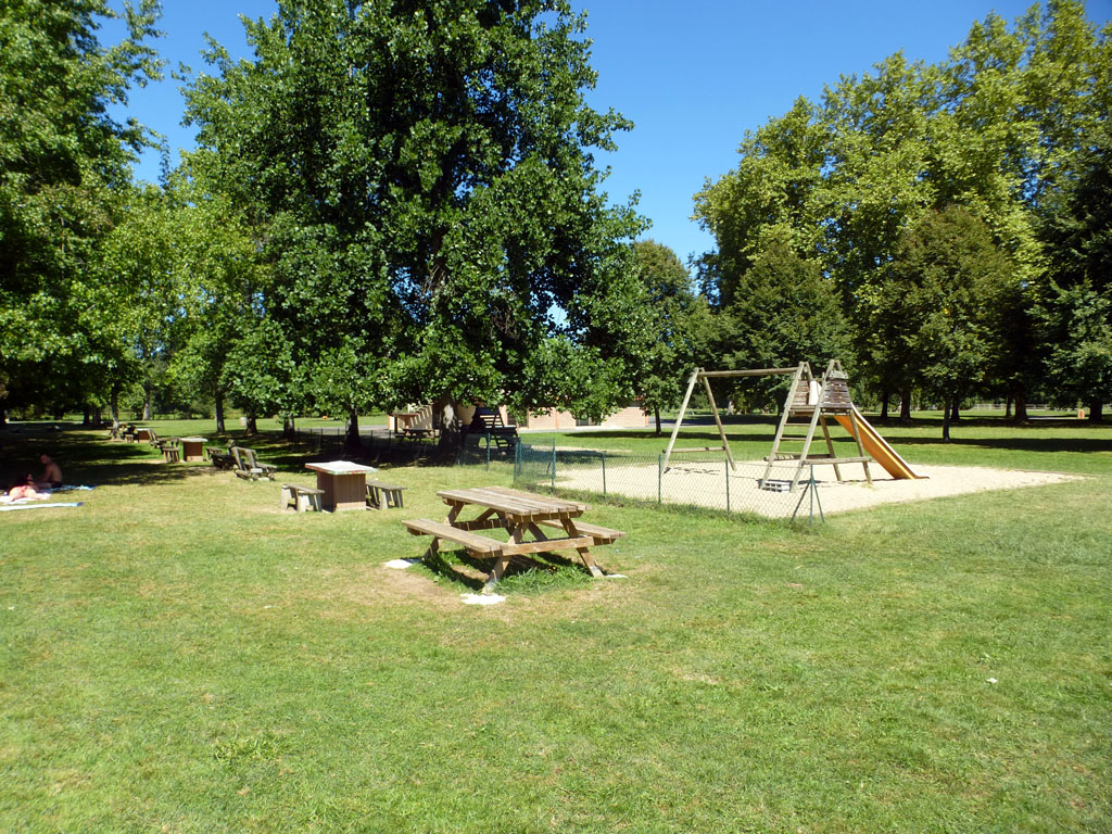 Aire camping-car park d'Allassac - photo 2