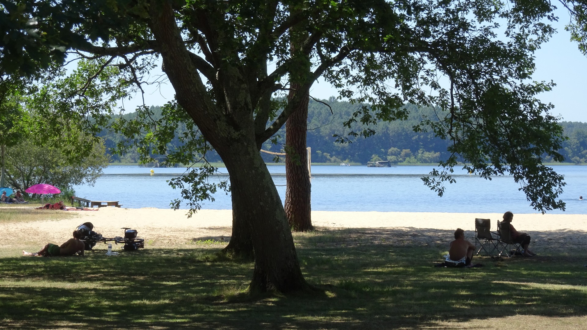 Aire de camping-cars du lac - photo 4